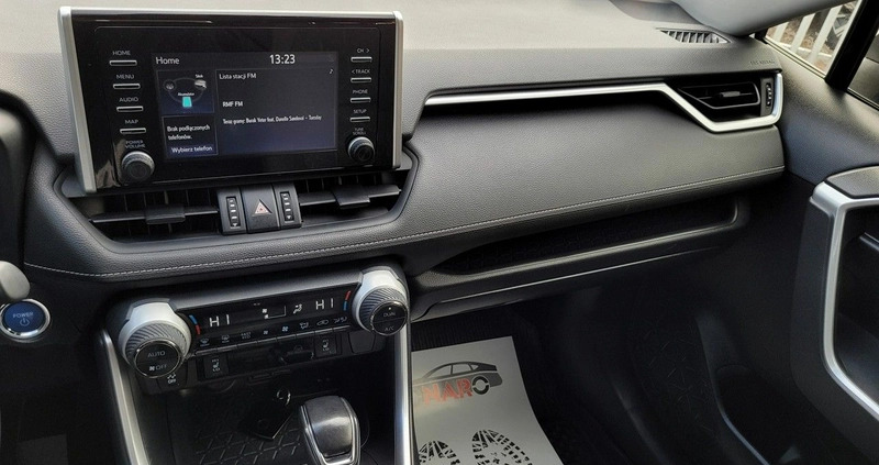 Toyota RAV4 cena 116900 przebieg: 153998, rok produkcji 2019 z Chęciny małe 781